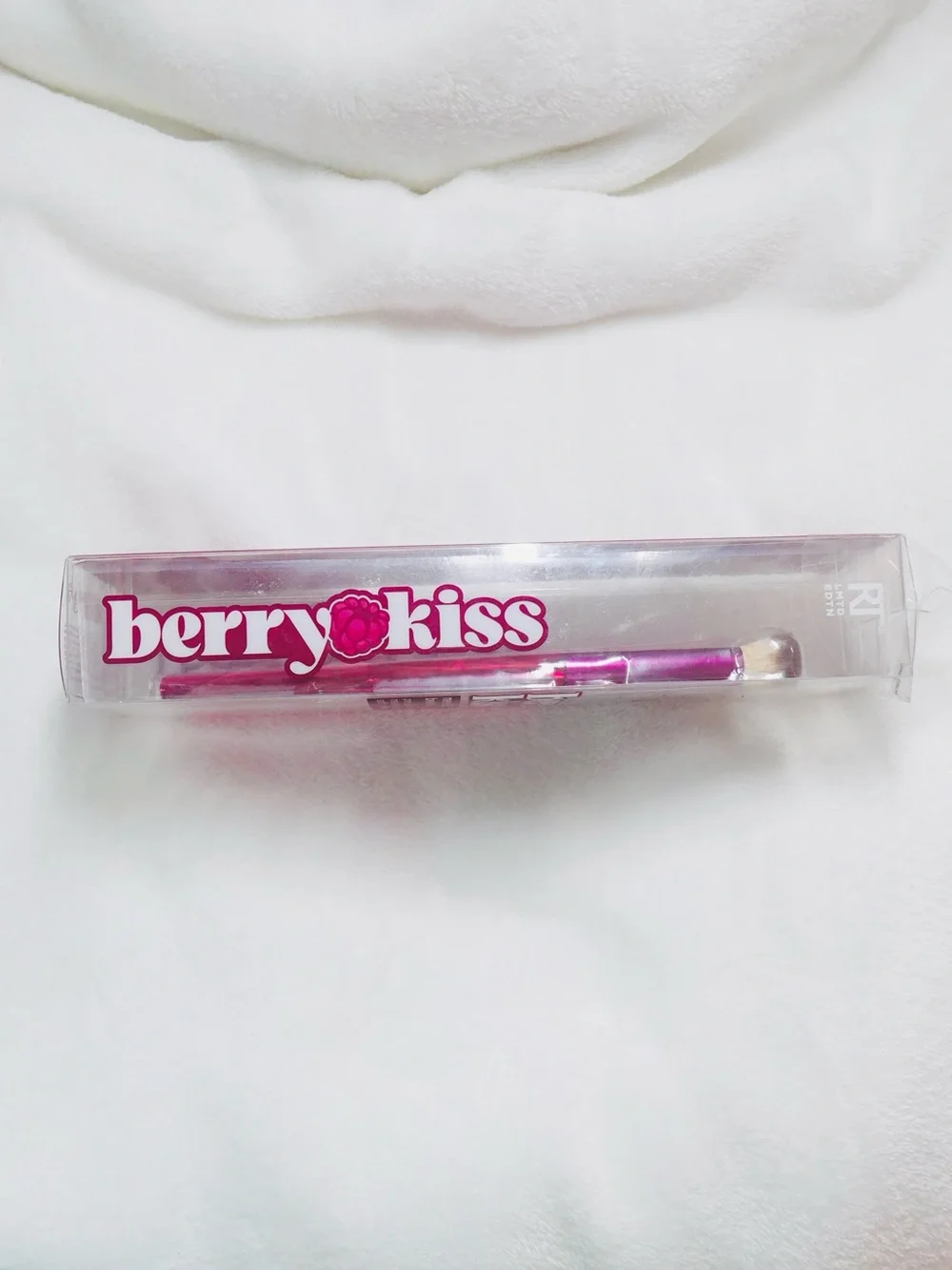 Real Techniques Berry Kiss Limited Edition Mesmereyes Brush Set New